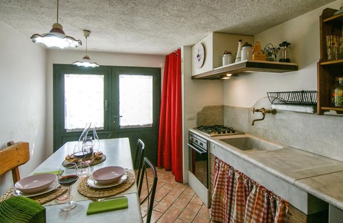 Querceta Maison | Awesome home in Querceta with WiFi