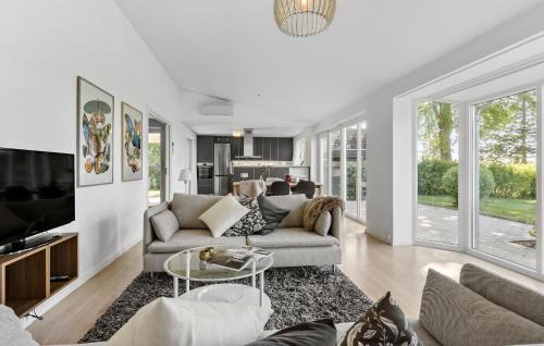 Roskilde Maison | Awesome Home In Roskilde With Wifi
