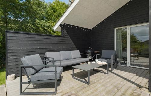 Ronbjerg Maison | Awesome Home In Roslev With Wifi