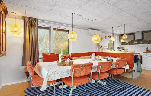 Ronbjerg Maison | Awesome Home In Roslev With Wifi