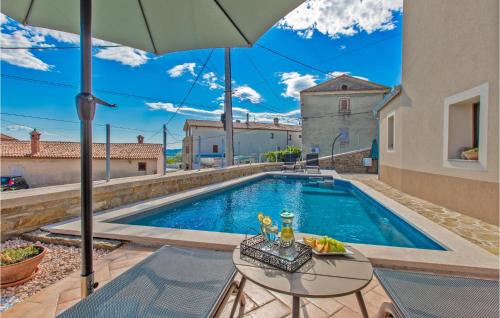 Koper Maison | Awesome Home In Smarje