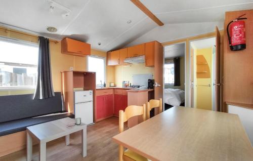 Stavenisse Maison | Awesome Home In Stavenisse With Kitchen