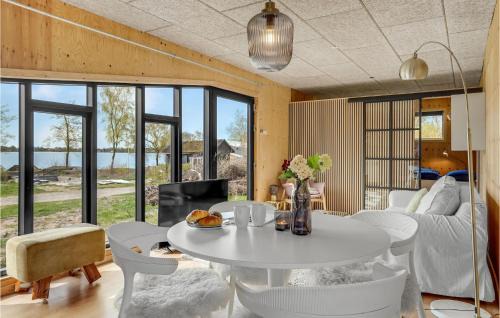 Sunds Maison | Awesome Home In Sunds With Lake View