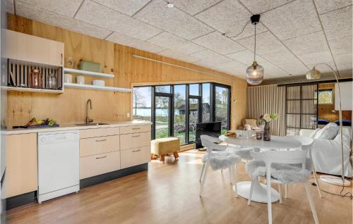 Sunds Maison | Awesome Home In Sunds With Lake View