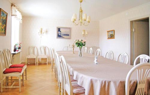 Vintjarn Maison | Awesome Home In Svärdsjö With Sauna