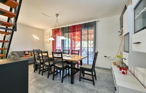 Vinica Maison | Awesome Home In Vinica Breg With Wifi