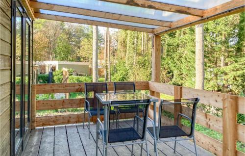 Knikkerdorp Maison | Awesome Home In Well With Kitchen