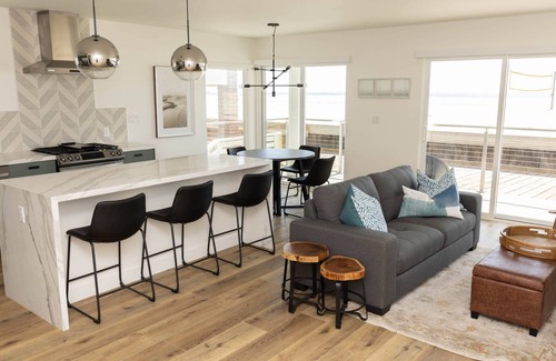 Peninsula Maison | Modern Oceanfront Retreat with Expansive Ocean Views w/Parking Long Beach Peninsula/Belmont