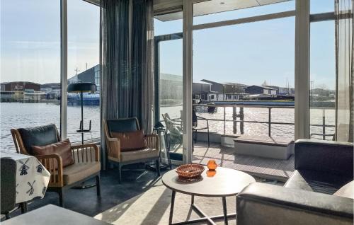 Heeg Location De Bateaux | Awesome Ship In Heeg With Harbor View
