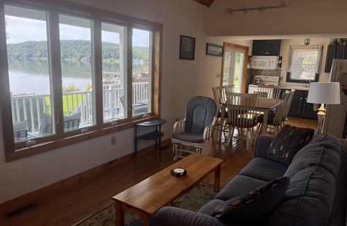 Richfield Springs Maison | Awesome View, Canadarago Lake, Great vacation home, private waterfront, fire pit