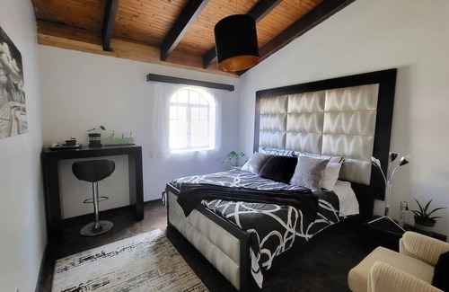 Pretoria Autre | Awoken House of Consciousness - Peaceful & tranquil, curated for wellnes & rest.