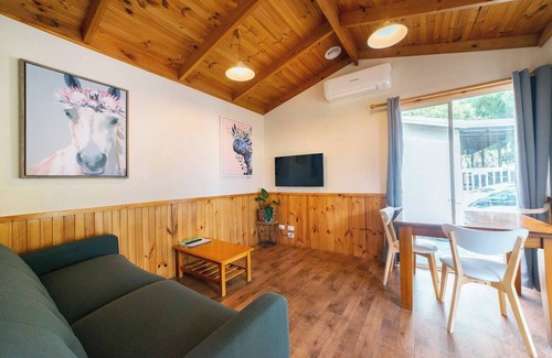 Halls Gap Maison | Awonga Cottages - Banksia 1Br