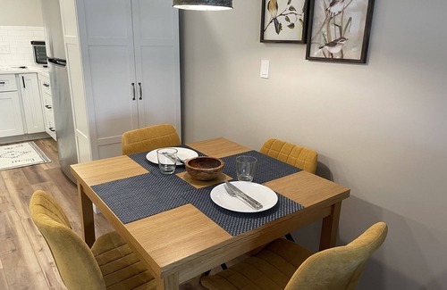 Greensboro Appartement | Axes & Roses: King Bed Forest Hideaway with Kitchen. Quiet retreat.