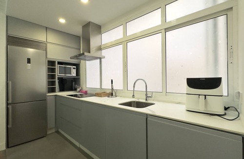 Explanada de la Estacion Appartement | 3 bedrooms City Center apartment, WIFI, A/C, beach/city location (train station)