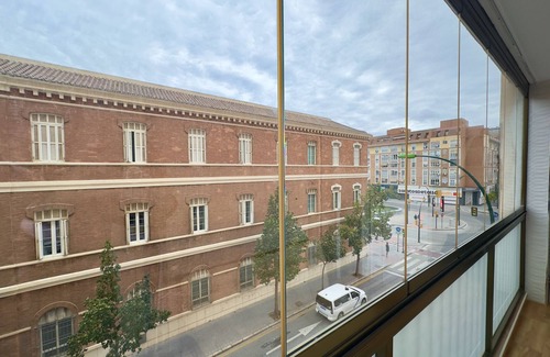 Explanada de la Estacion Appartement | 3 bedrooms City Center apartment, WIFI, A/C, beach/city location (train station)