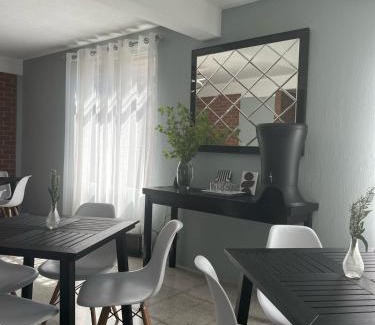 Zona 13 Hôtel | Ayari Bed & Breakfast