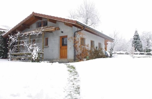 Ayse Maison | Ayse: Maison avec jardin entre Annecy Genève et Chamonix ' La Casetta '