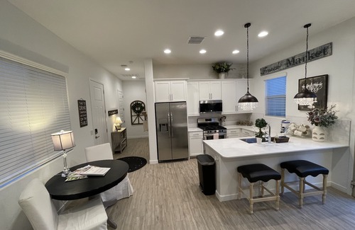 Buckeye Maison | AZ SUNSHINE CASITA-25 min to Airport~CLEAN~PRIVATE 1B&1B-Outdoor Space-BBQ-Golf