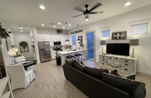 Buckeye Maison | AZ SUNSHINE CASITA-25 min to Airport~CLEAN~PRIVATE 1B&1B-Outdoor Space-BBQ-Golf