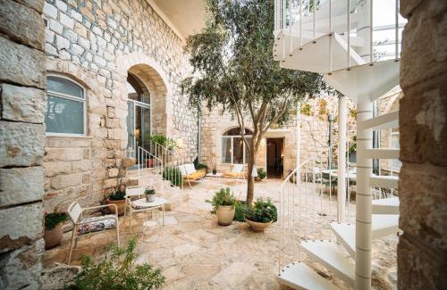 Artists Colony Maison | Azamra Inn Tzfat