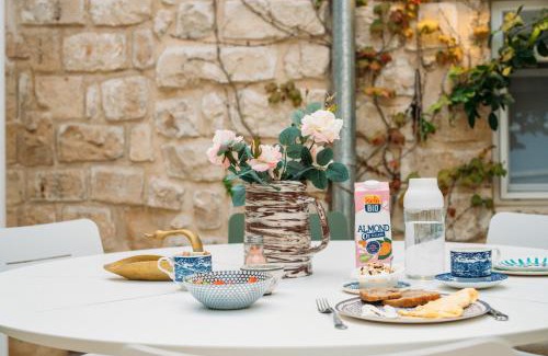 Artists Colony Maison | Azamra Inn Tzfat