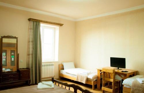 Geghashen Maison | Azhdahak B&B in Geghashen , Abovyan
