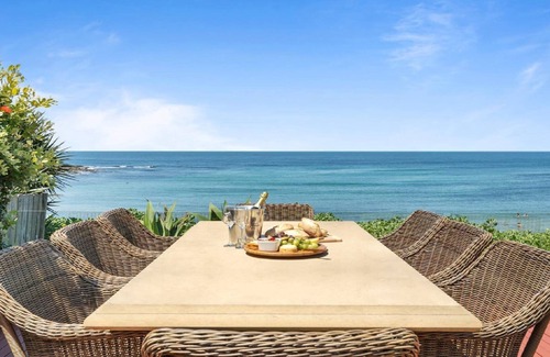 Blue Bay Maison | AZURE - ABSOLUTE BEACHFRONT AT BLUE BAY