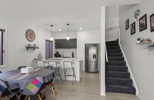 Speers Point Maison | Azure Escape- Walking distance to water & pet friendly!
