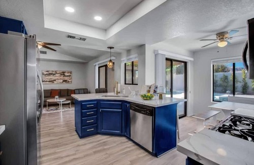 Palm Desert Maison | Azure Oasis - Saltwater Pool & Spa with putting green!