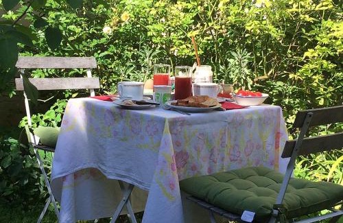 Trampot Lit Et Petit-Déjeuner | Bévau - B&B bio