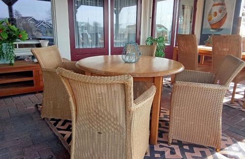 Earnewald Lit Et Petit-Déjeuner | B&B aan het water