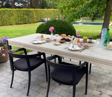 Everberg Lit Et Petit-Déjeuner | B&B Aline Florentine - adults only - Luxury B&B - Chambres d'Hôtes - Zimmer Frei