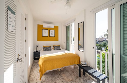 Tomares Maison | B&B Arena Sevilla