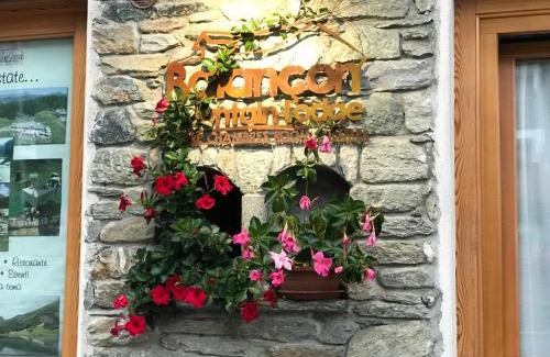 Mongnod Lit Et Petit-Déjeuner | B&B Balançon Mountain Lodge