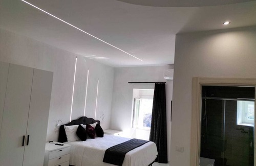 Pietramontecorvino Maison | B&B Black & White