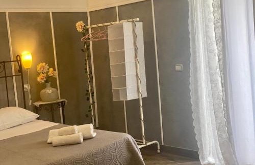 Vasto Lit Et Petit-Déjeuner | B&B Central Station Suite