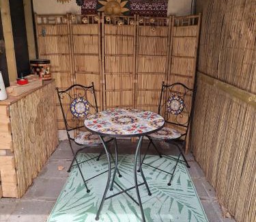 Noordgouwe Lit Et Petit-Déjeuner | B&B de Gouwe Tijd, suite "Gouden Ginkgo"