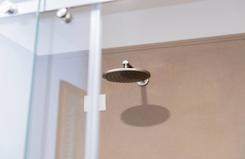Bernalda Lit Et Petit-Déjeuner | B&B di design con piscina all’aperto, giardino e spa