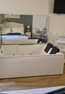 Pietole Lit Et Petit-Déjeuner | B&B Emozioni e Relax