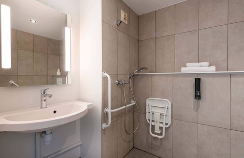 Cholet Hôtel | B&B HOTEL Cholet Nord