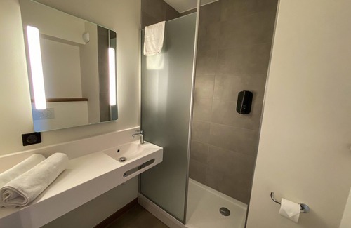 Clermont-Ferrand Hôtel | B&B HOTEL Clermont-Ferrand A71/A75 La Méridienne