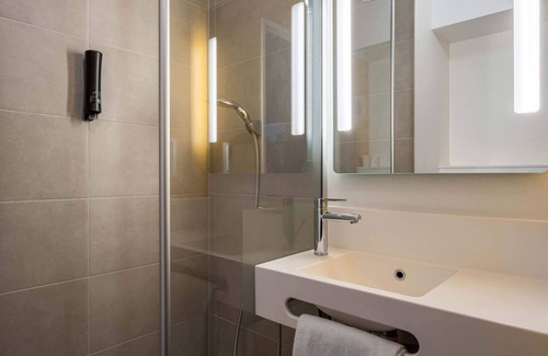Amphion-les-Bains Hôtel | B&B HOTEL Evian Publier