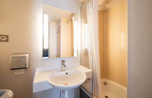 Seclin Hôtel | B&B HOTEL Lille Seclin Unexpo