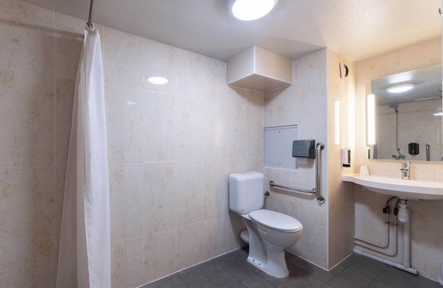 Seclin Hôtel | B&B HOTEL Lille Seclin Unexpo