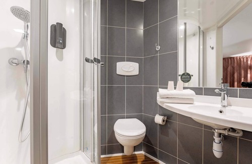 Louvroil Hôtel | B&B HOTEL Maubeuge Louvroil