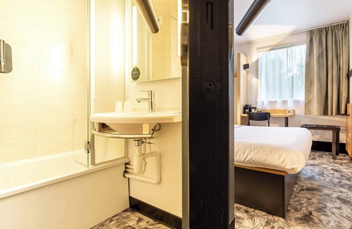 Saint-Herblain Hôtel | B&B HOTEL Nantes Atlantis Le Zénith