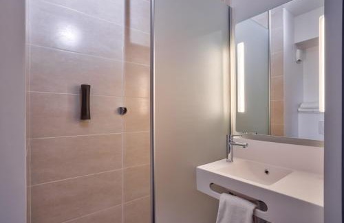 La Source Hôtel | B&B HOTEL Paris Créteil