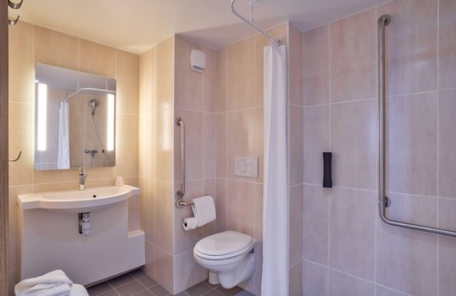 La Source Hôtel | B&B HOTEL Paris Créteil