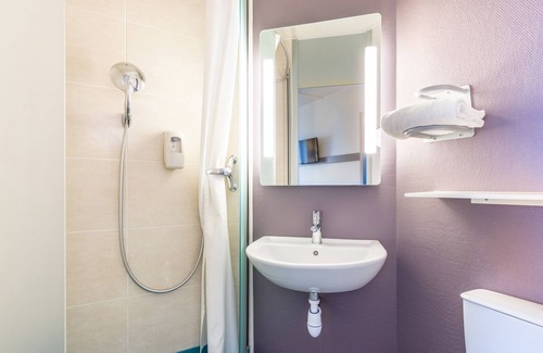 Tours Hôtel | B&B HOTEL Tours Nord 2 La petit Arche