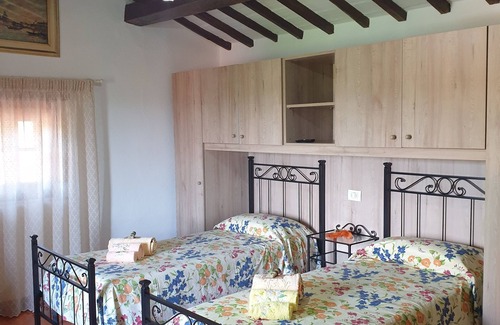 San Pietro a Cegliolo Lit Et Petit-Déjeuner | B&B Il Mandorlo
